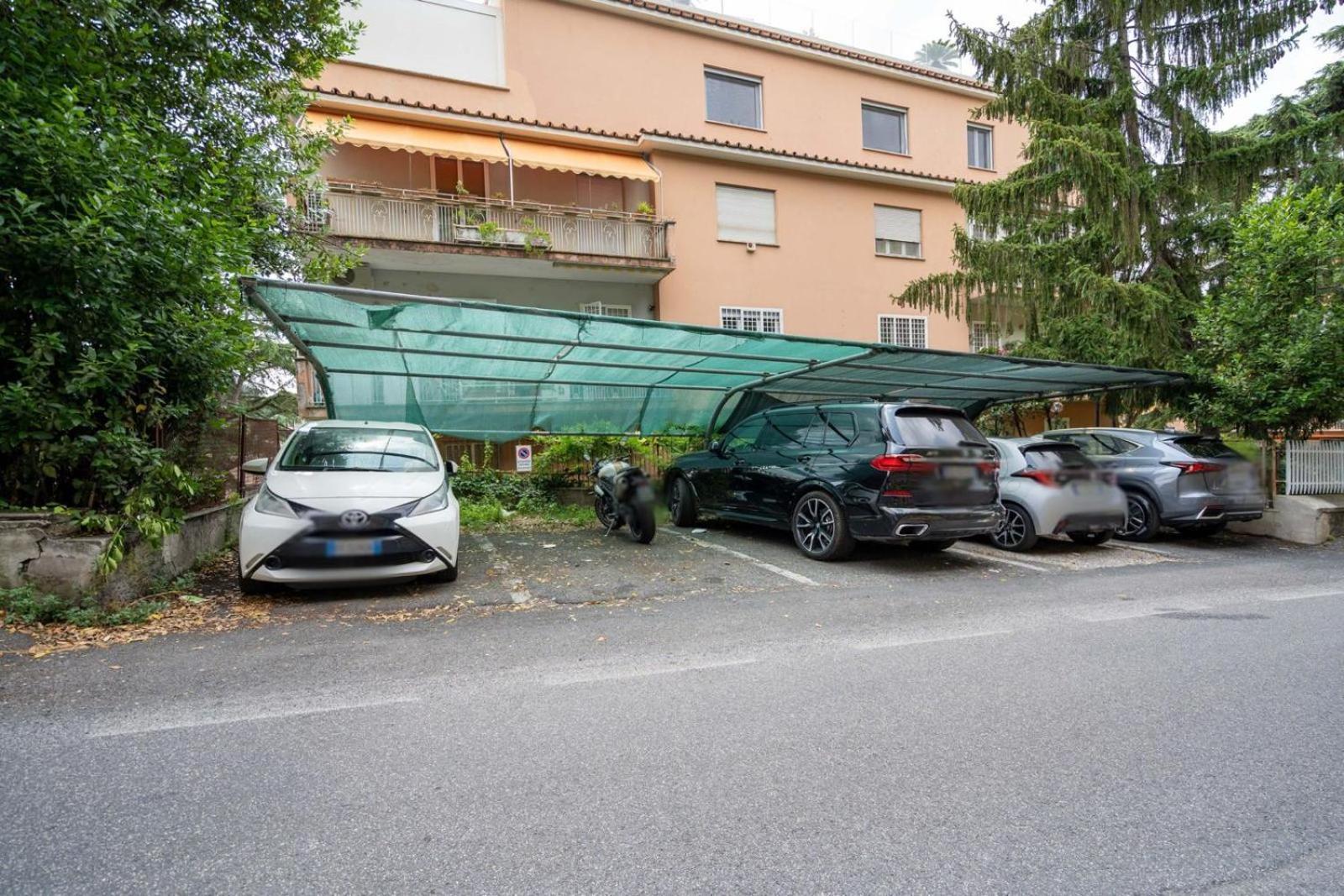 Apartment Vatican Historic Center -luxury Flat With Garden And Private Parking Rom