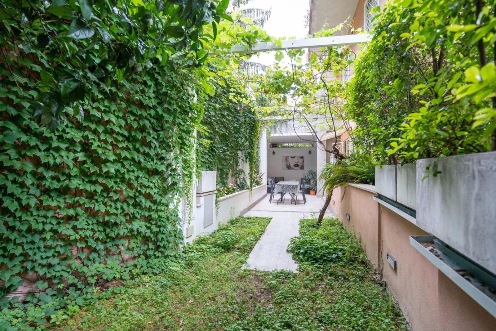 Vatican Historic Center -luxury Flat With Garden And Private Parking Lägenhet *